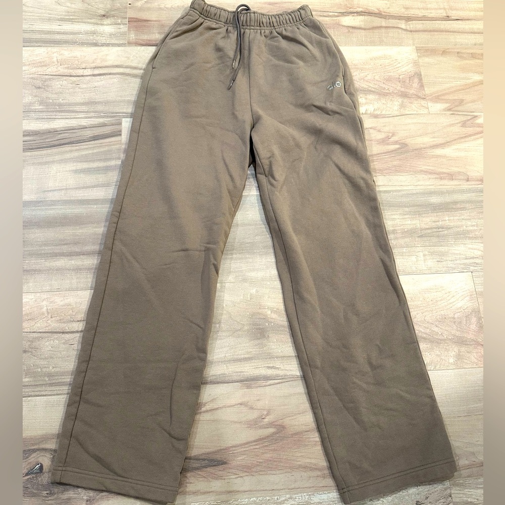 Alo accolade straight leg sweatpants